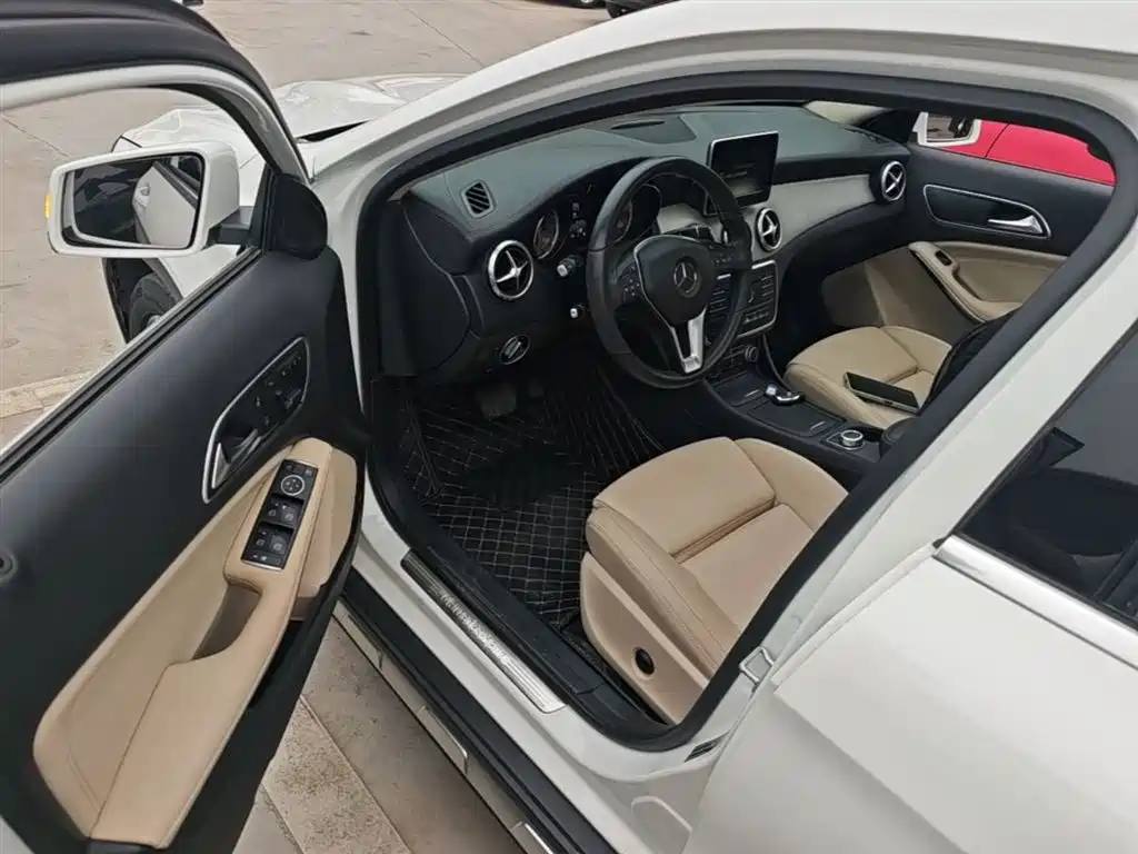 Mercedes-Benz GLA 2016 — фото 16
