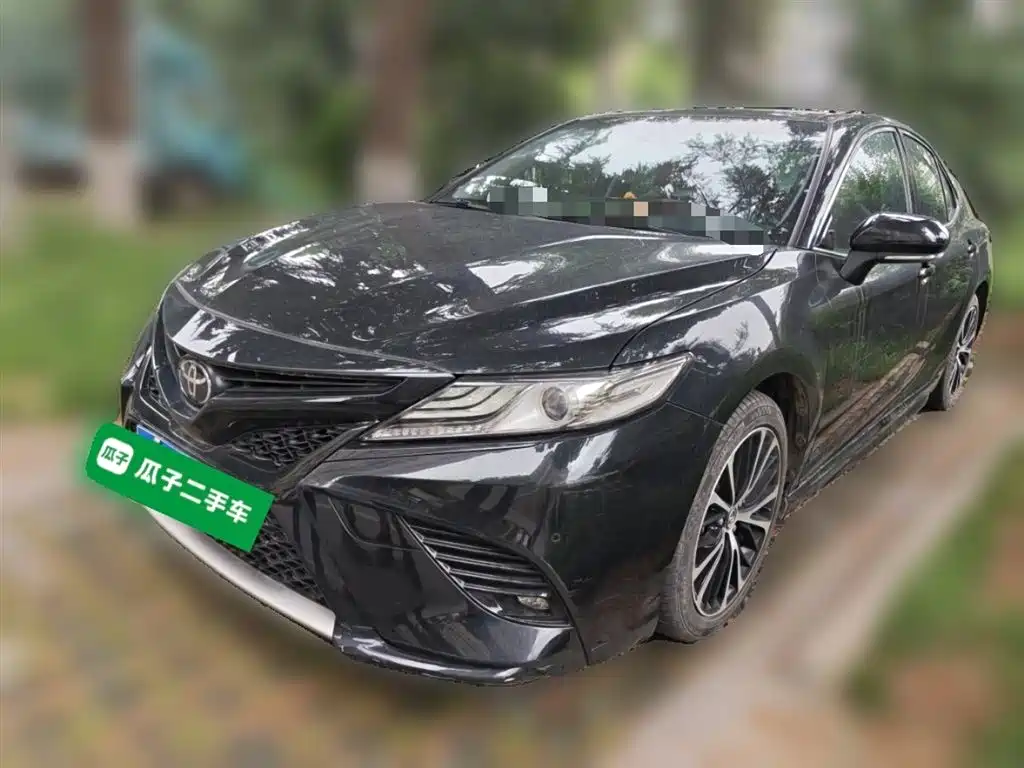Toyota Camry 2018 — фото 2