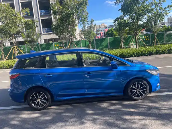 BYD Song MAX 2017