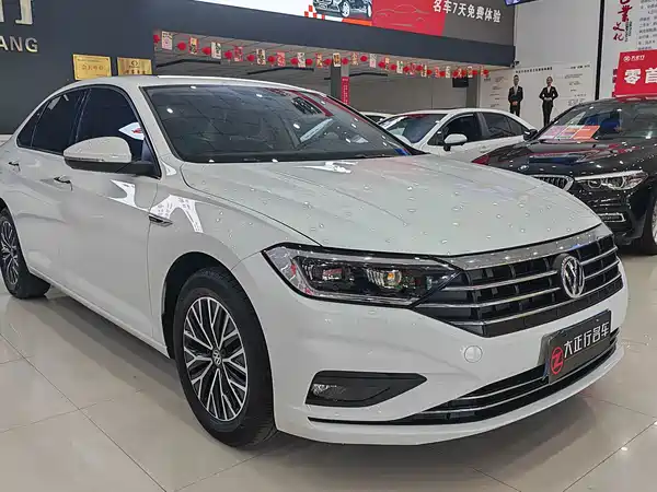 Volkswagen Sagitar 2020