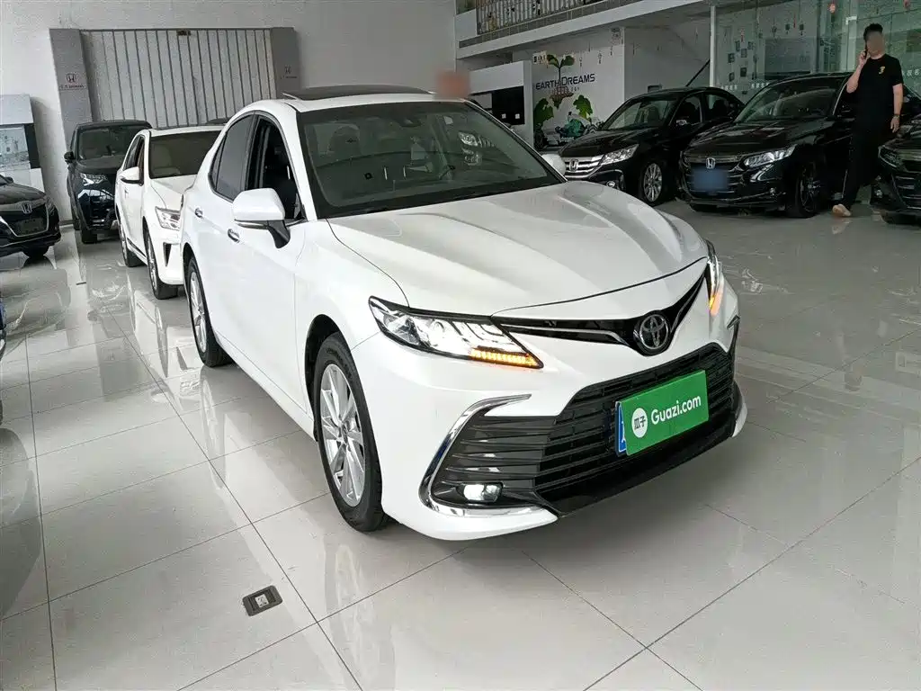 Toyota Camry 2022 — фото 22