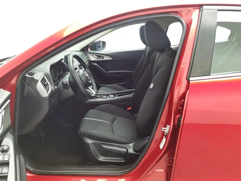 Mazda 3 Axela 2018 — фото 10
