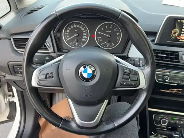 BMW 2 Series Station Wagon 2016