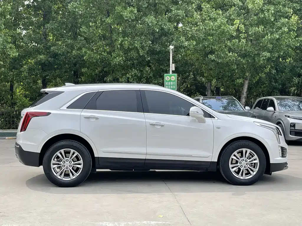 Cadillac XT5 2023 — фото 18