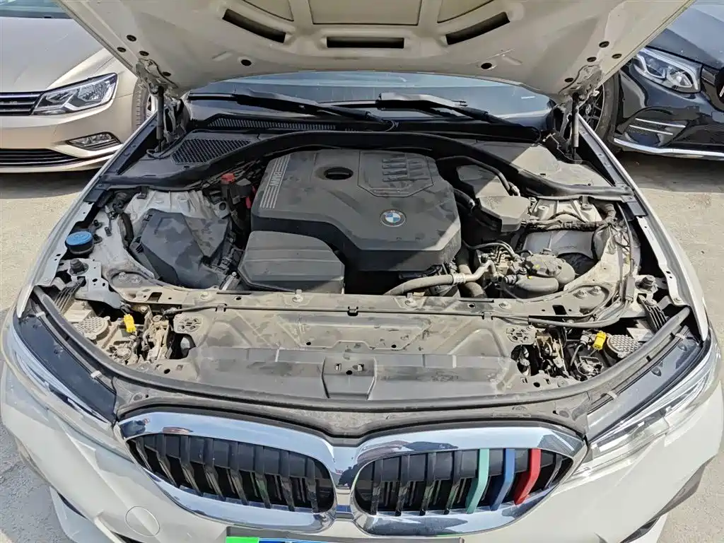 BMW 3 Series 2022 — фото 16