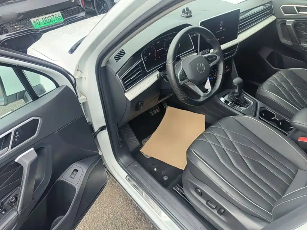 Volkswagen Tiguan L 2023 — фото 16