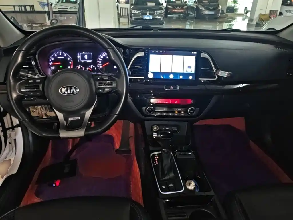 Kia K4 2017 — фото 10