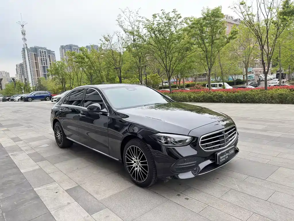 Mercedes-Benz C-Class 2025 — фото 4