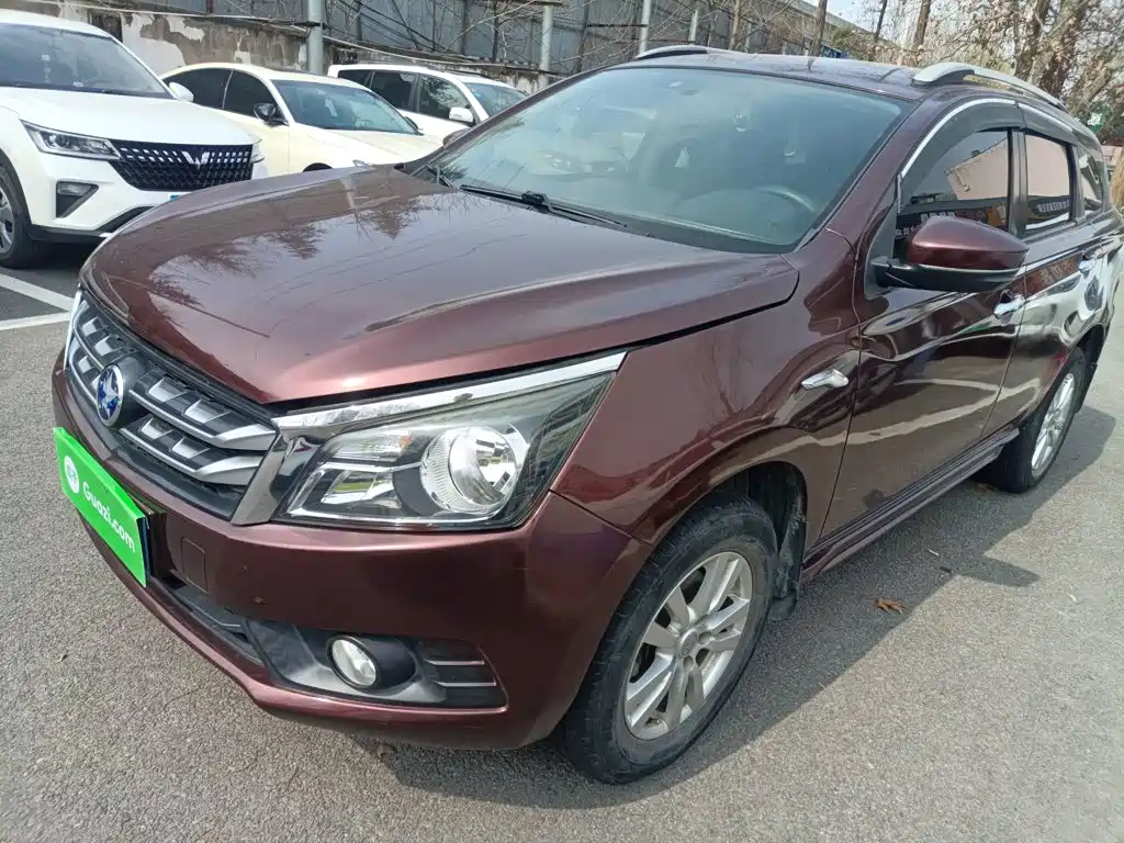 Venucia T70 2016