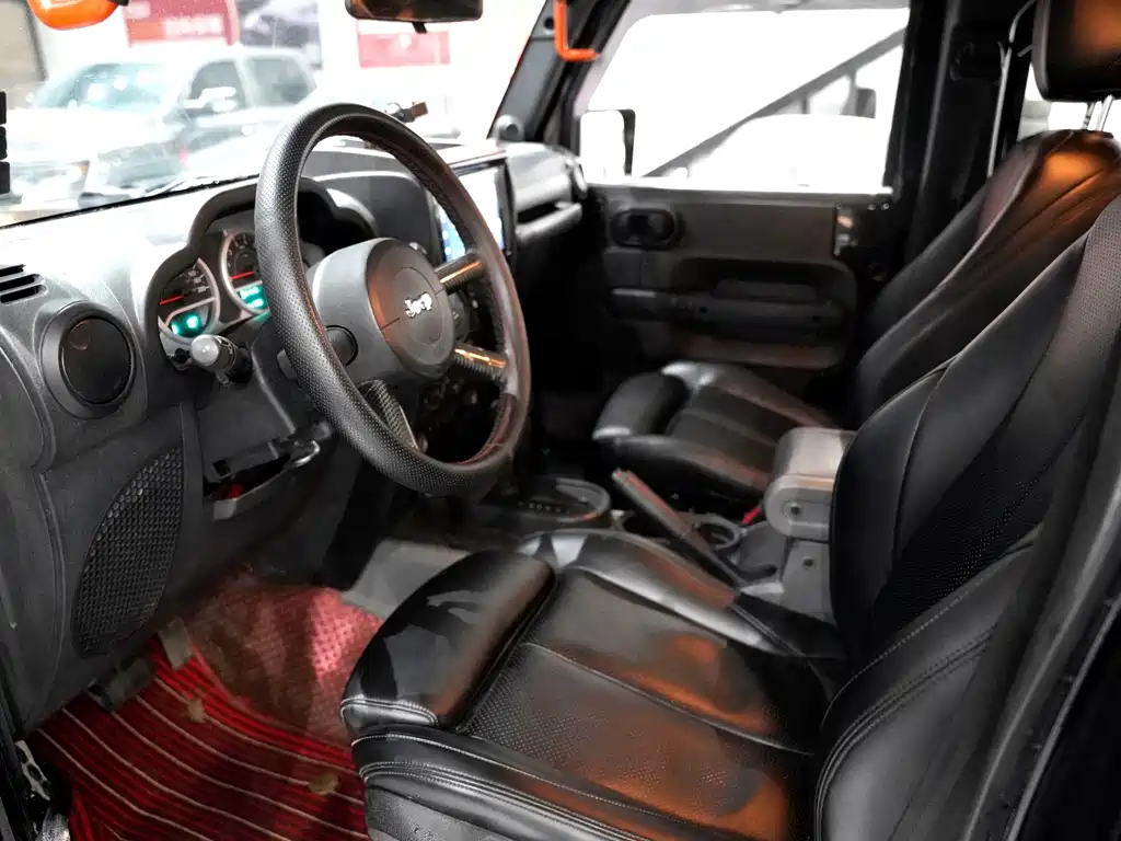 Jeep Wrangler 2009 — фото 14