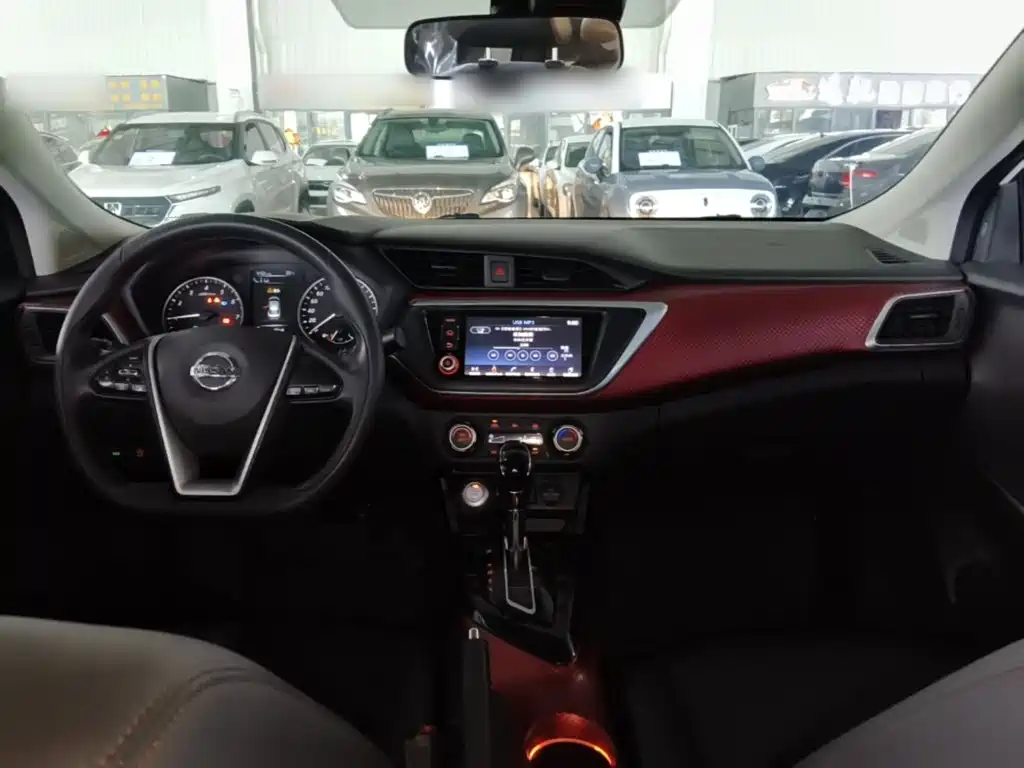 Nissan Bluebird 2018 — фото 10