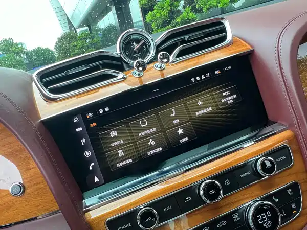 Bentley Bentayga 2021