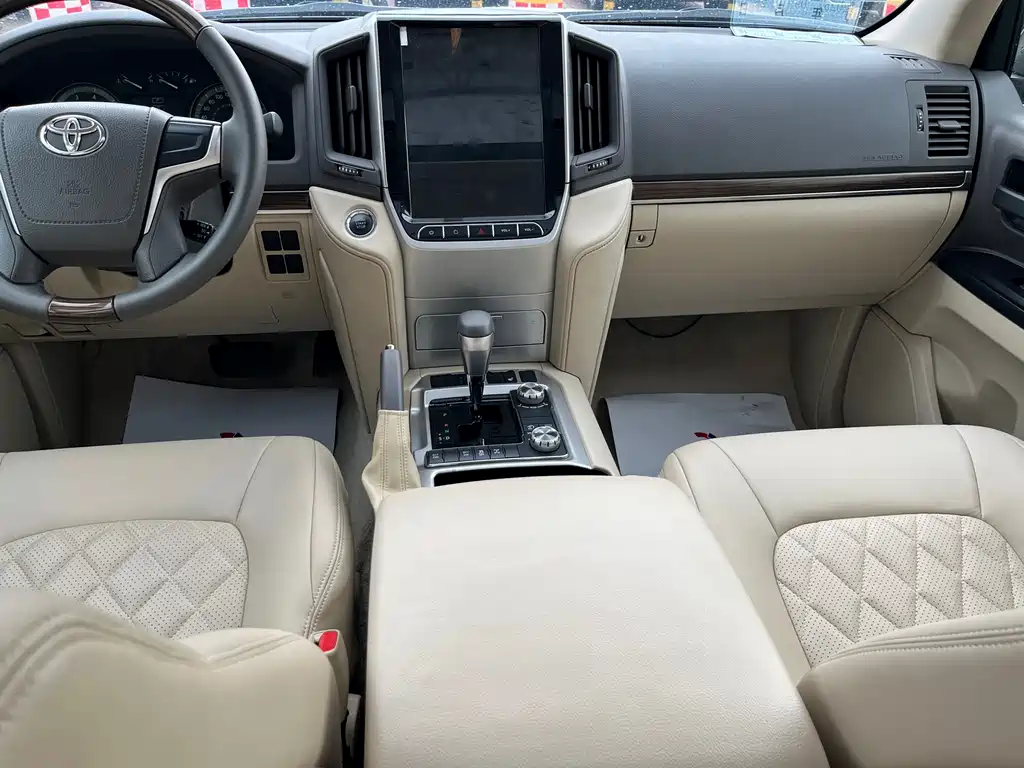 Toyota Land Cruiser 2019 — фото 18