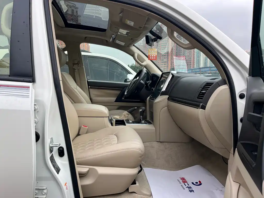 Toyota Land Cruiser 2019 — фото 22