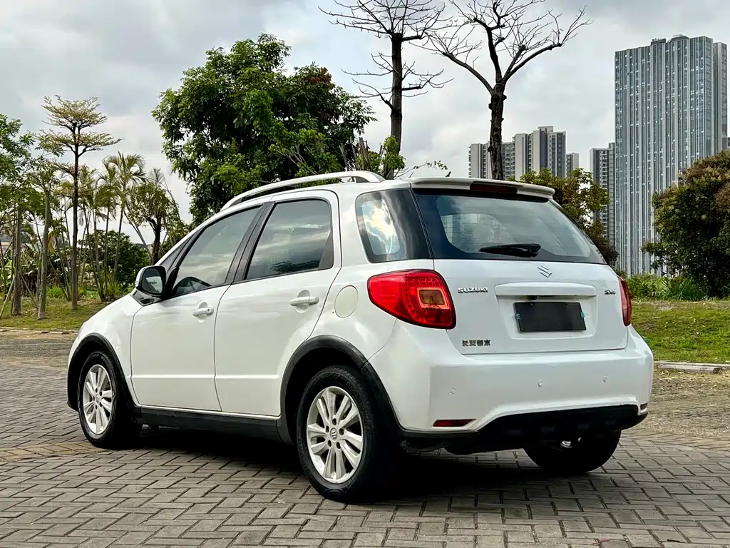 Suzuki SX4 2014 — фото 5