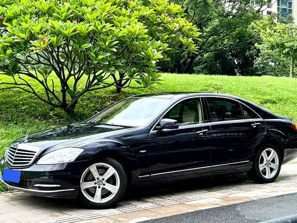 Mercedes-Benz S-Class 2011