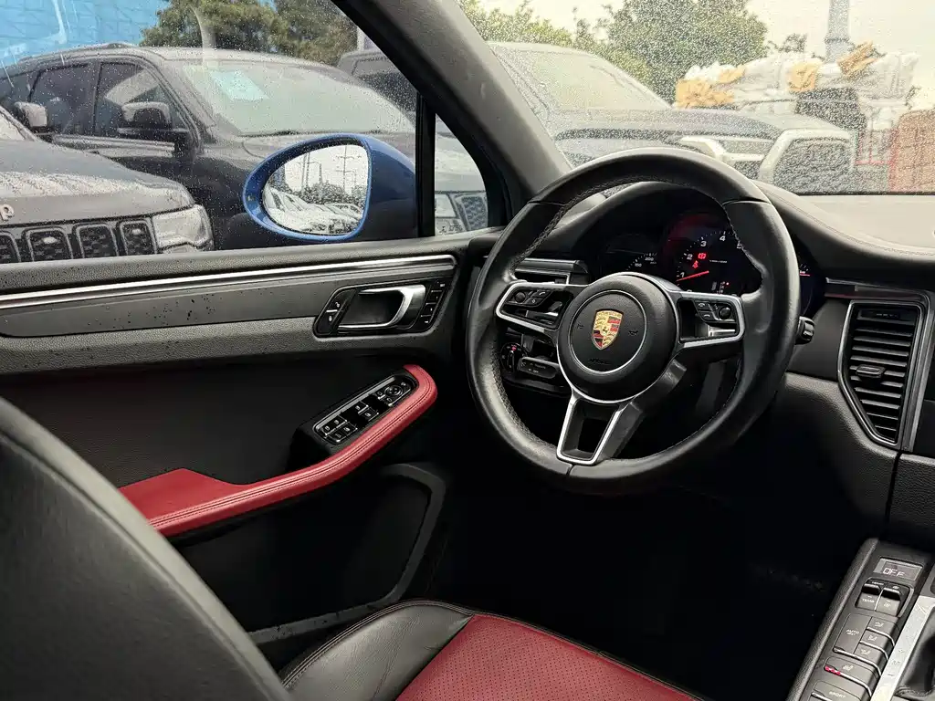 Porsche Macan 2017 — фото 16