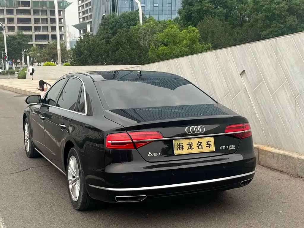 Audi A8 2016 — фото 3