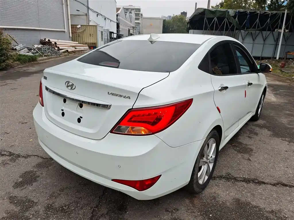 Hyundai Verna 2016 — фото 7
