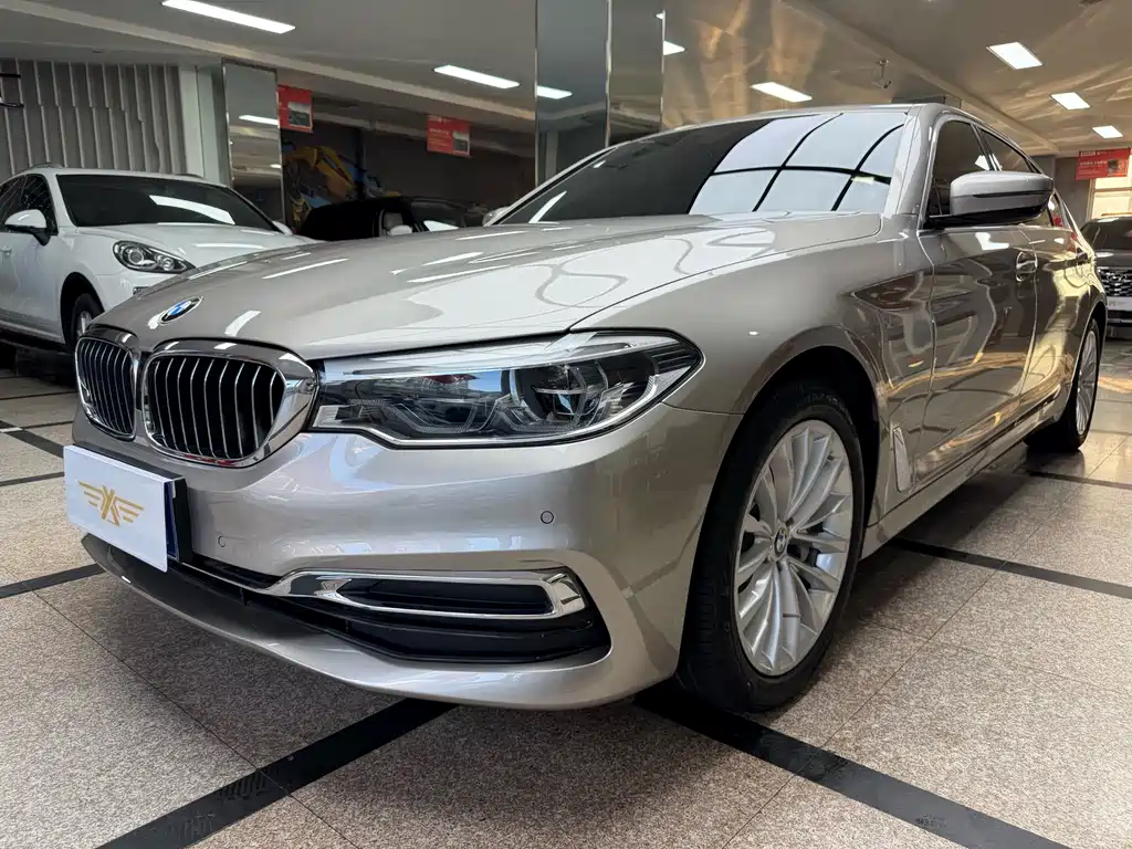 BMW 5 Series 2020 — фото 1