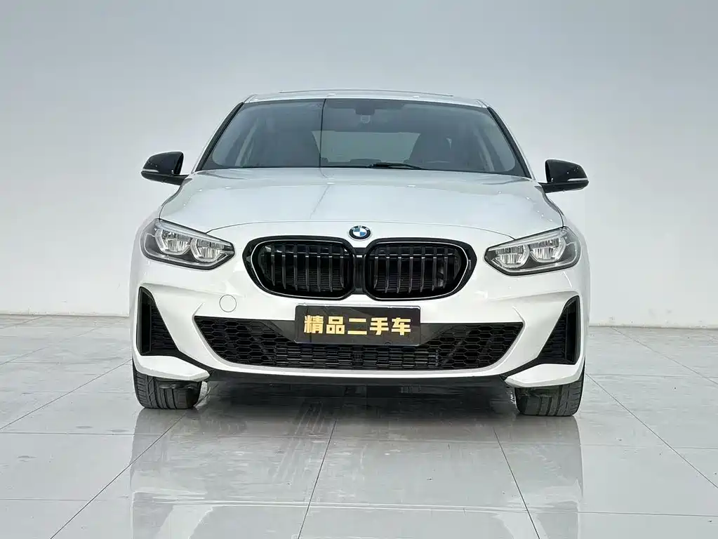 BMW 1 Series 2020 — фото 1