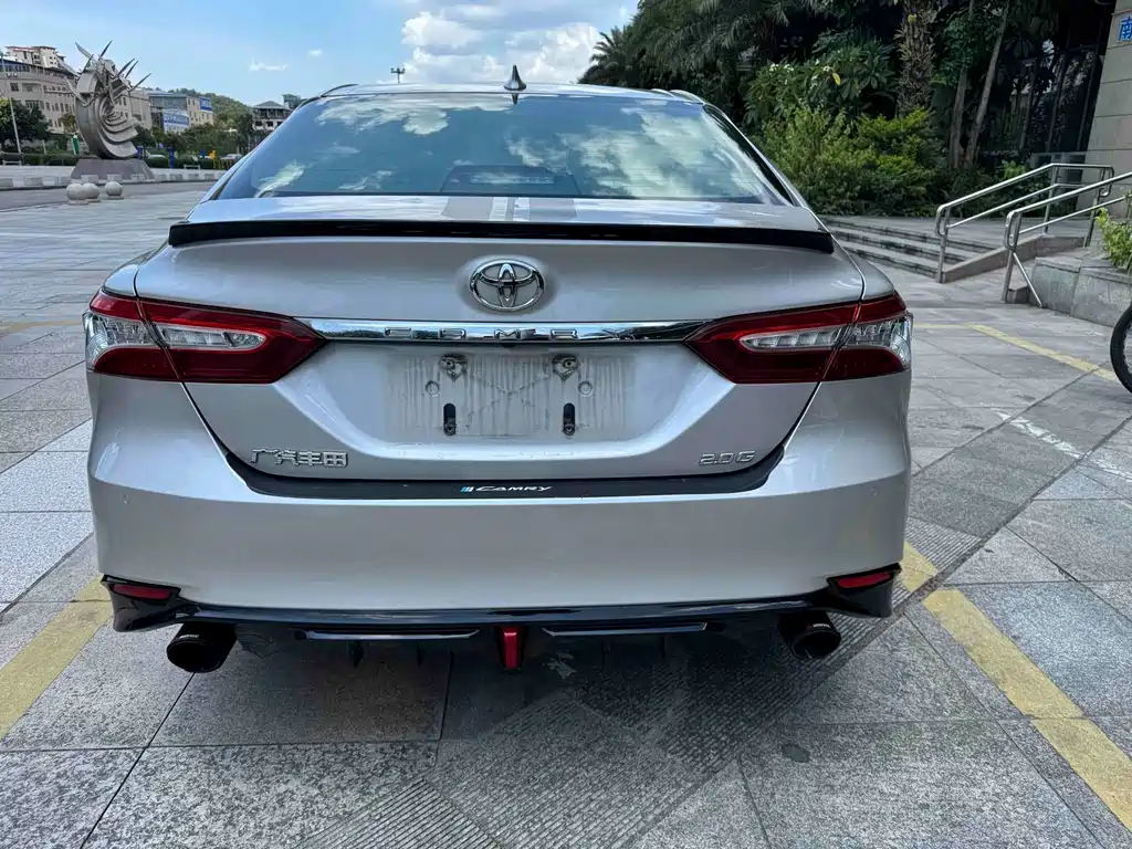 Toyota Camry 2021 — фото 18