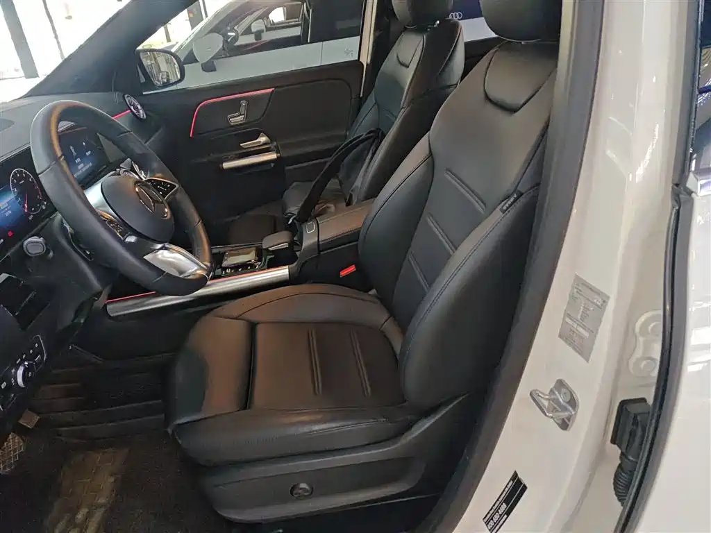 Mercedes-Benz GLA 2024 — фото 15