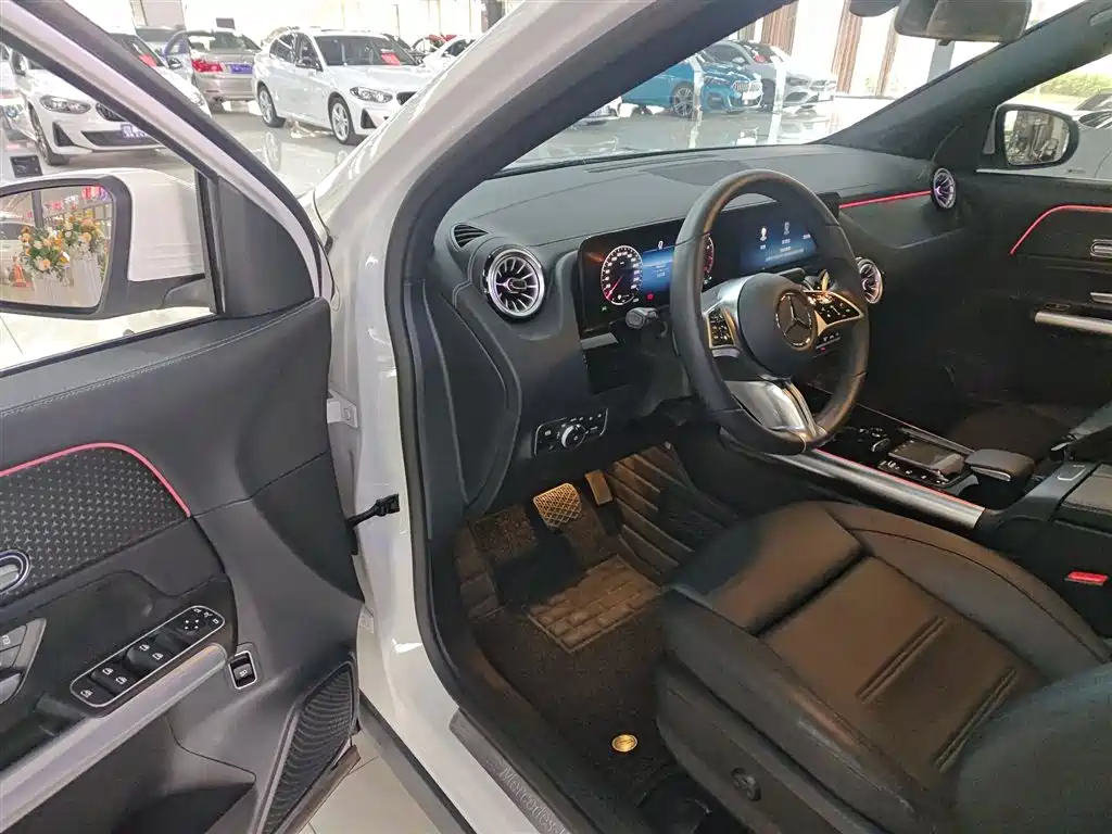 Mercedes-Benz GLA 2024 — фото 16