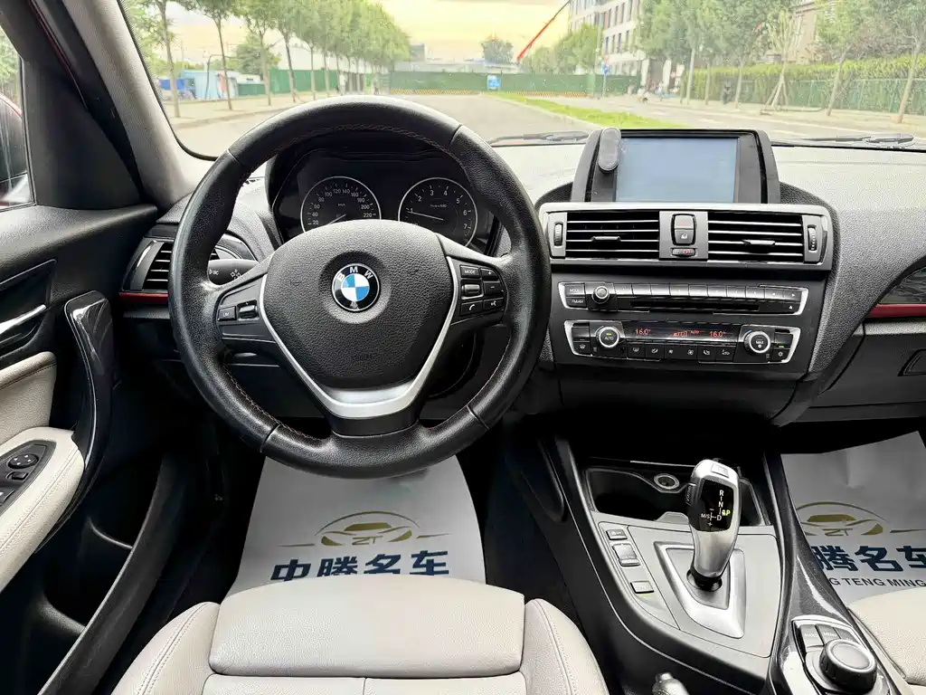 BMW 1 Series 2012 — фото 11