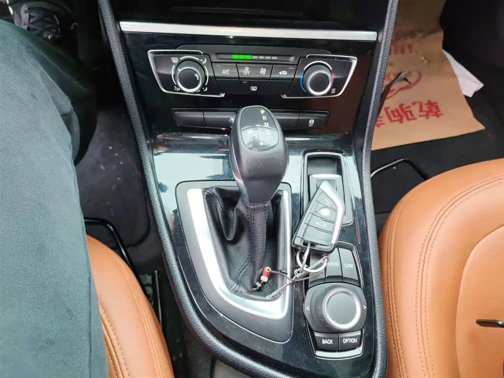 BMW 2 Series Active Tourer 2018 — фото 10