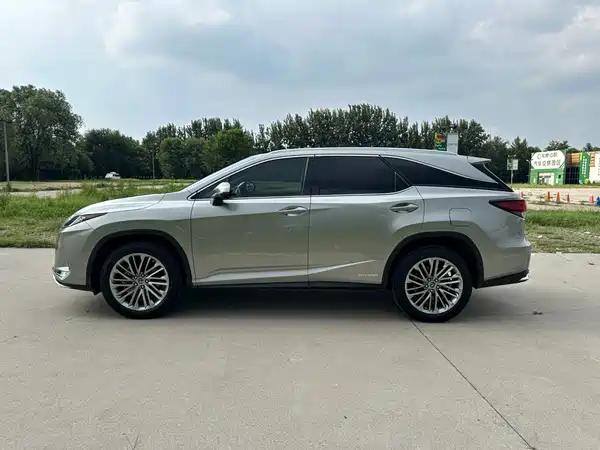 Lexus RX 2021