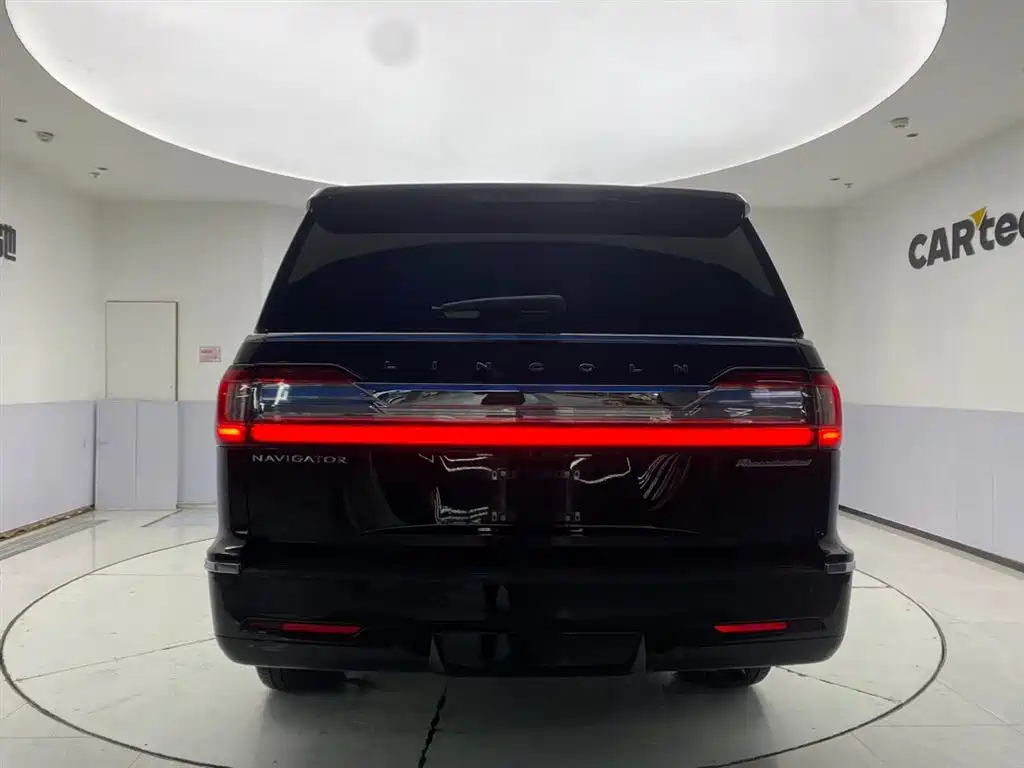 Lincoln Navigator 2020 — фото 6