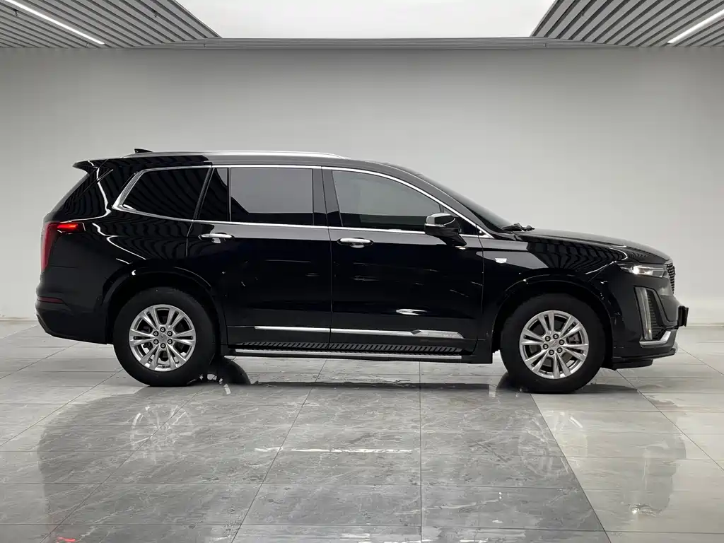 Cadillac XT6 2023 — фото 8