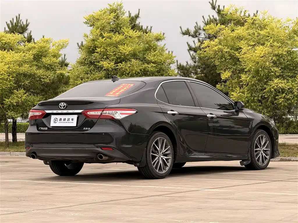 Toyota Camry 2021 — фото 24