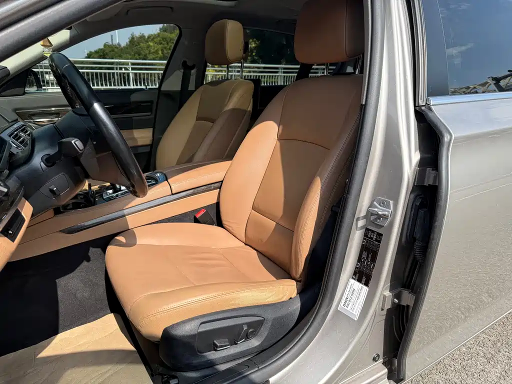 BMW 7 Series 2015 — фото 12