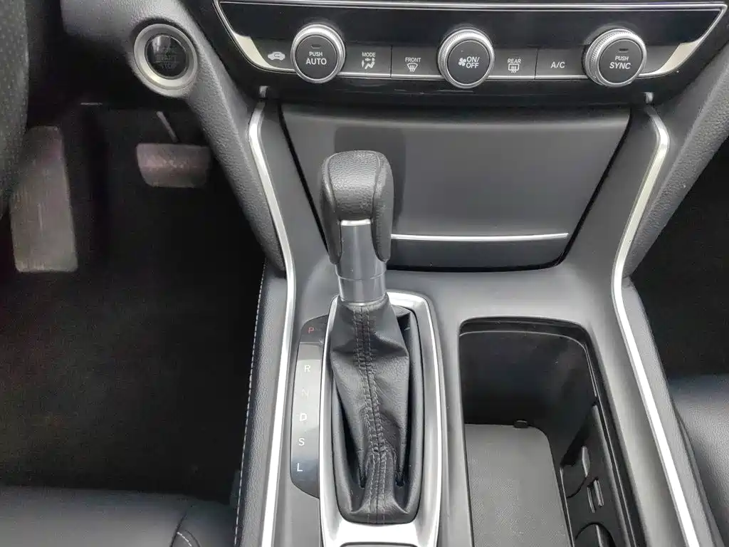 Honda Inspire 2020 — фото 13