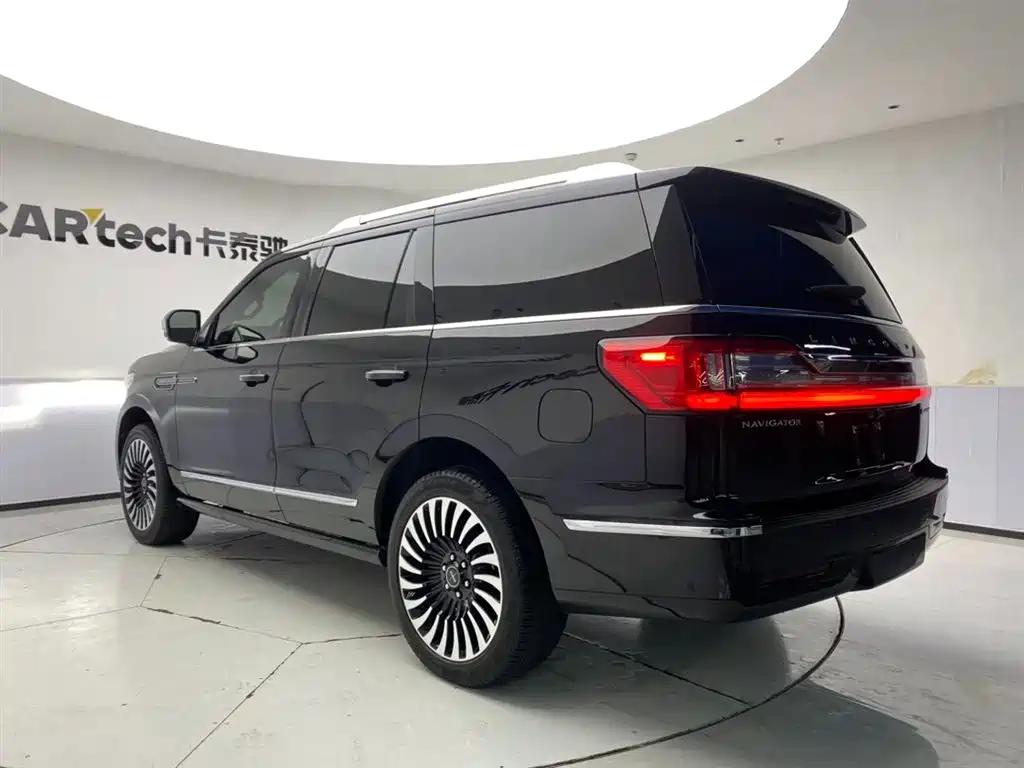 Lincoln Navigator 2020 — фото 7