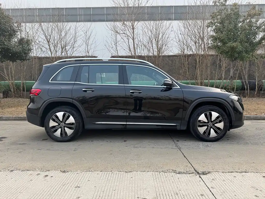 Mercedes-Benz EQB 2024