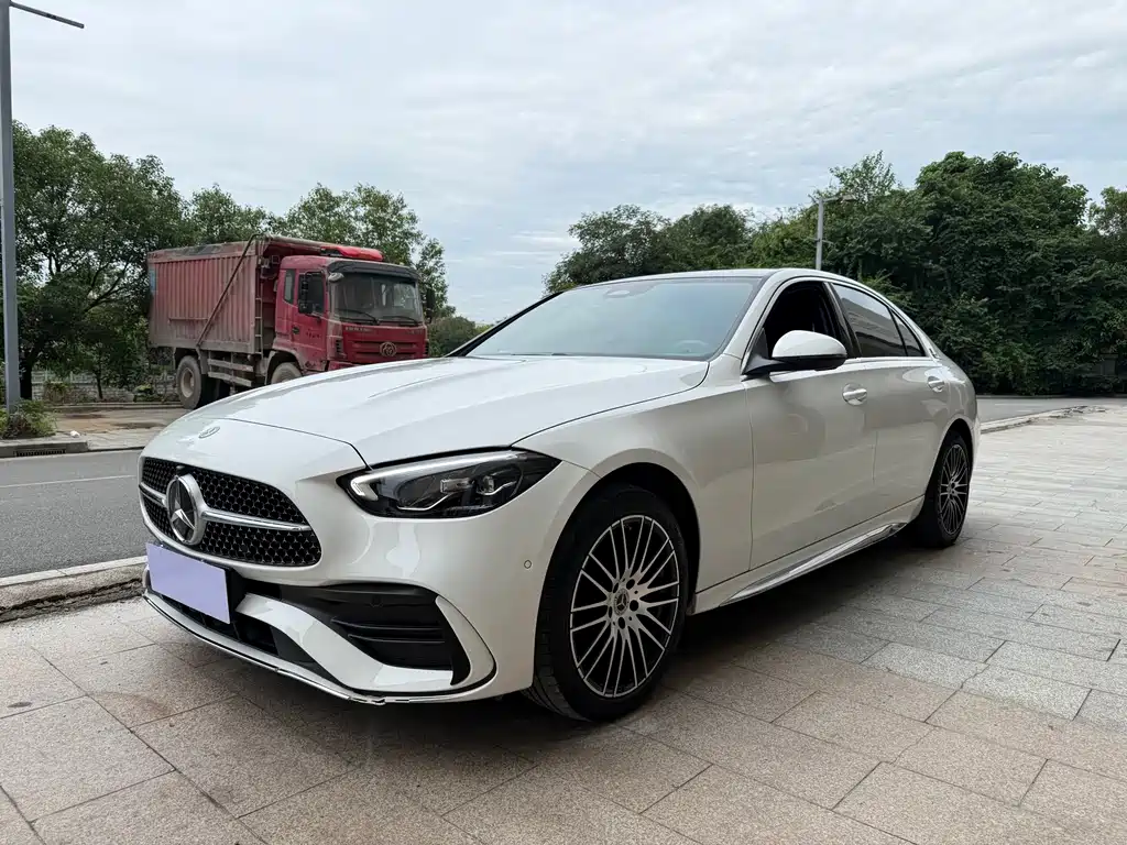 Mercedes-Benz C-Class 2024