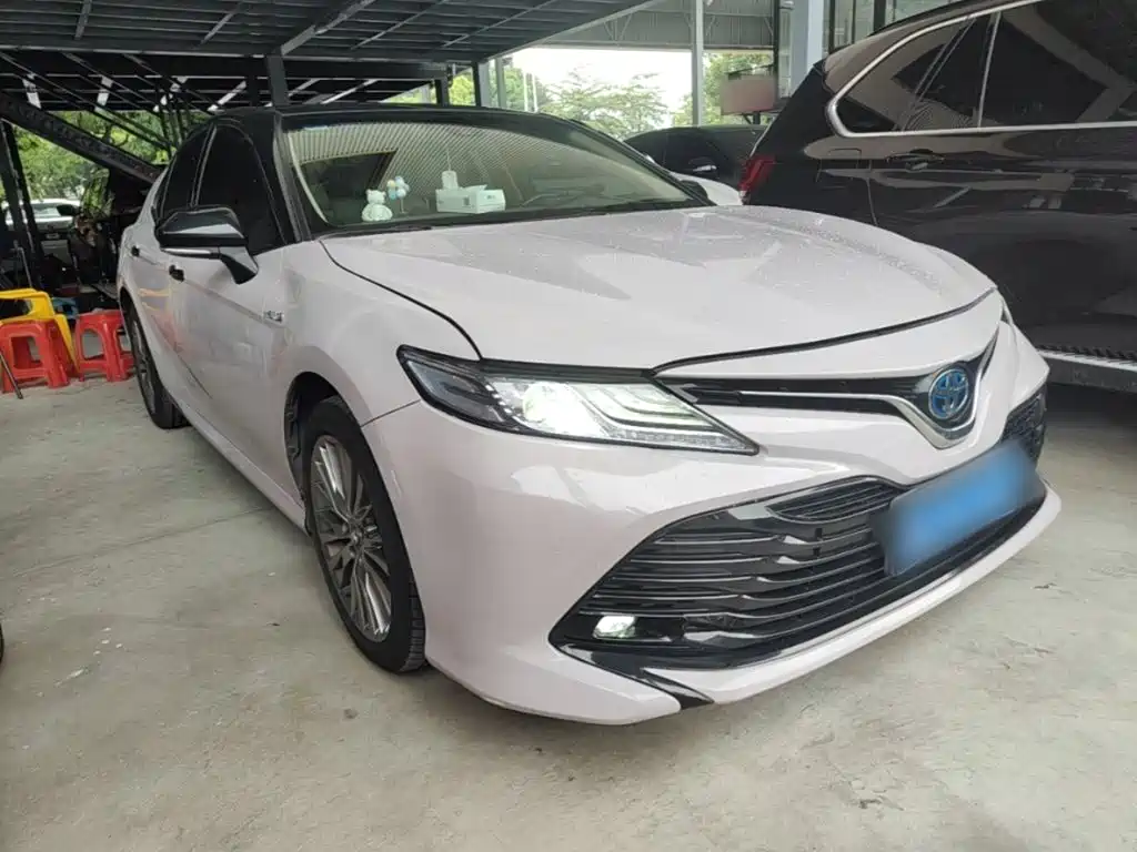 Toyota Camry 2018 — фото 4