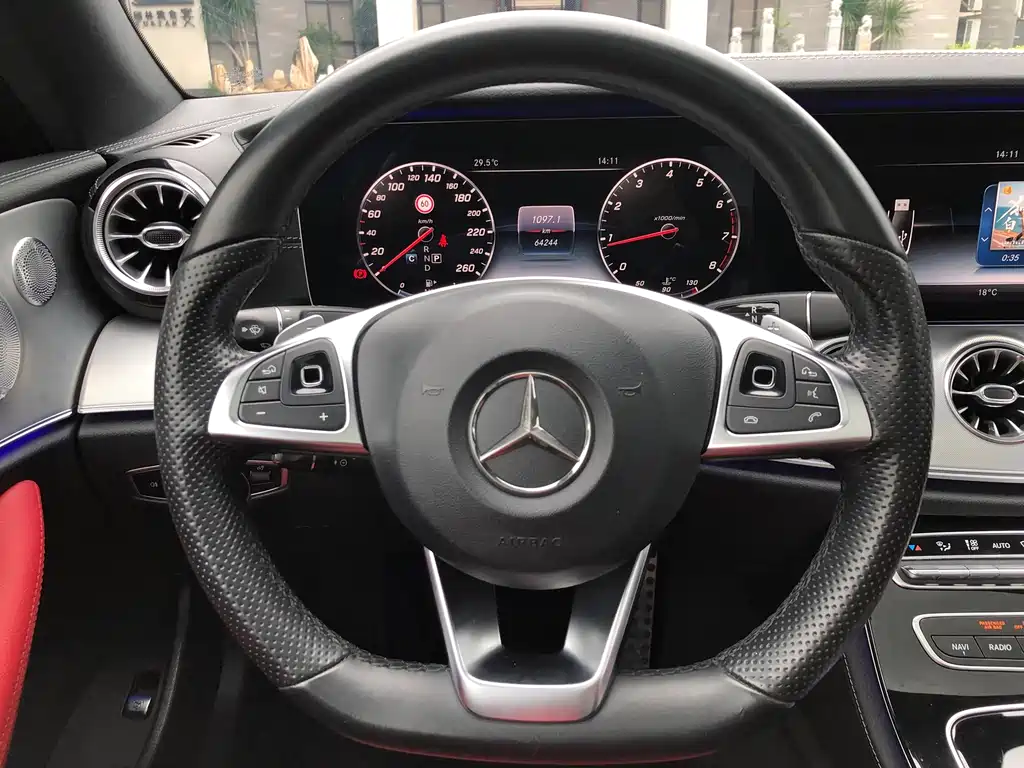 Mercedes-Benz E-Class 2018 — фото 12