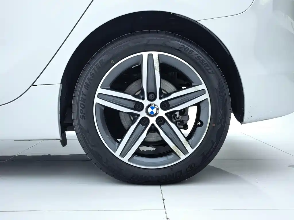 BMW 2 Series Active Tourer 2017 — фото 20