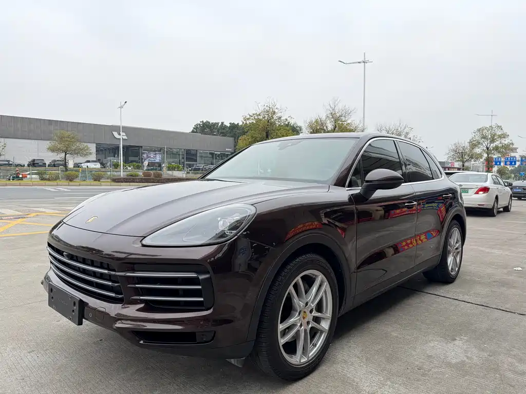 Porsche Cayenne 2018 — фото 1