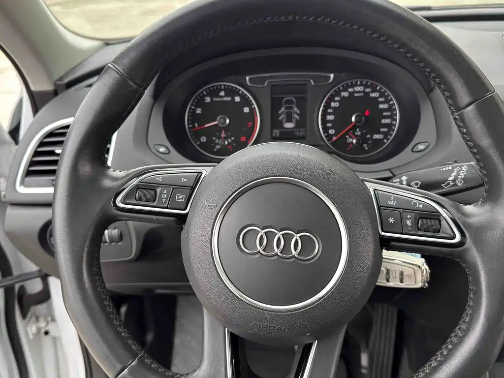 Audi Q3 2018 — фото 10