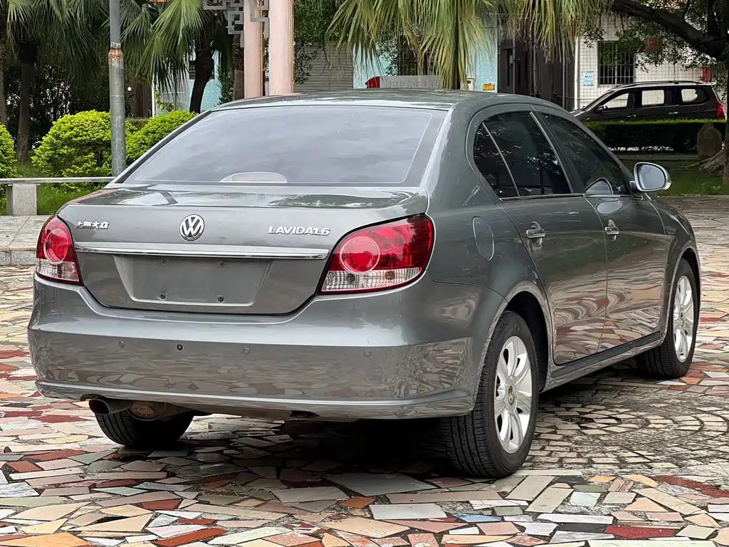 Volkswagen Lavida 2012