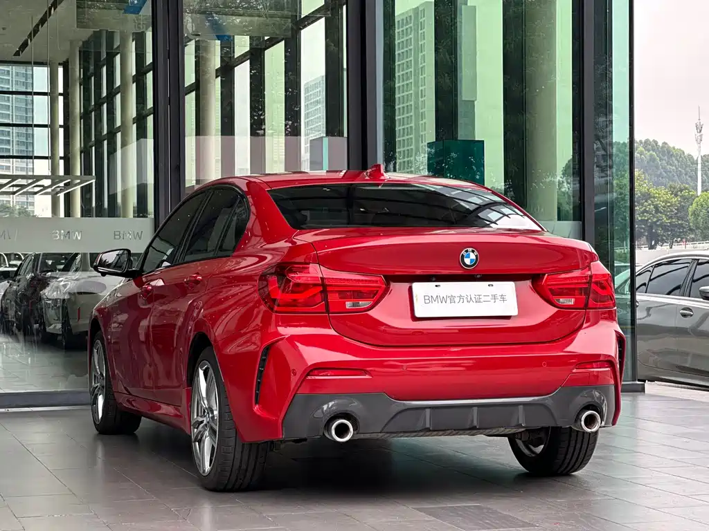 BMW 1 Series 2019 — фото 15