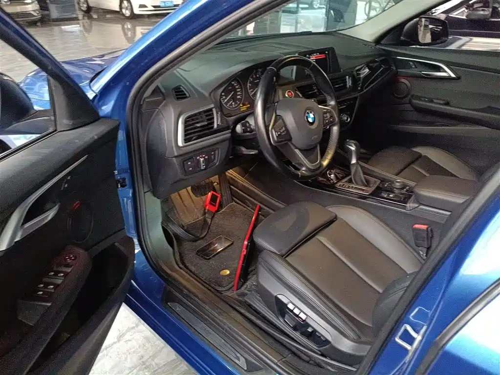 BMW 1 Series 2017 — фото 12