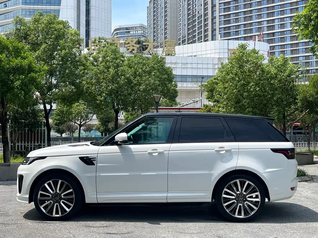 Land Rover Range Rover Sport 2016 — фото 17
