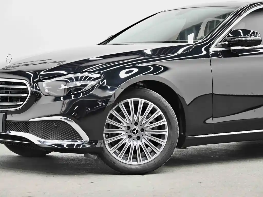 Mercedes-Benz E-Class 2022 — фото 16