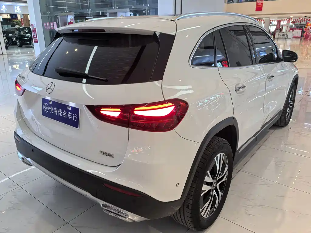 Mercedes-Benz GLA 2024 — фото 4